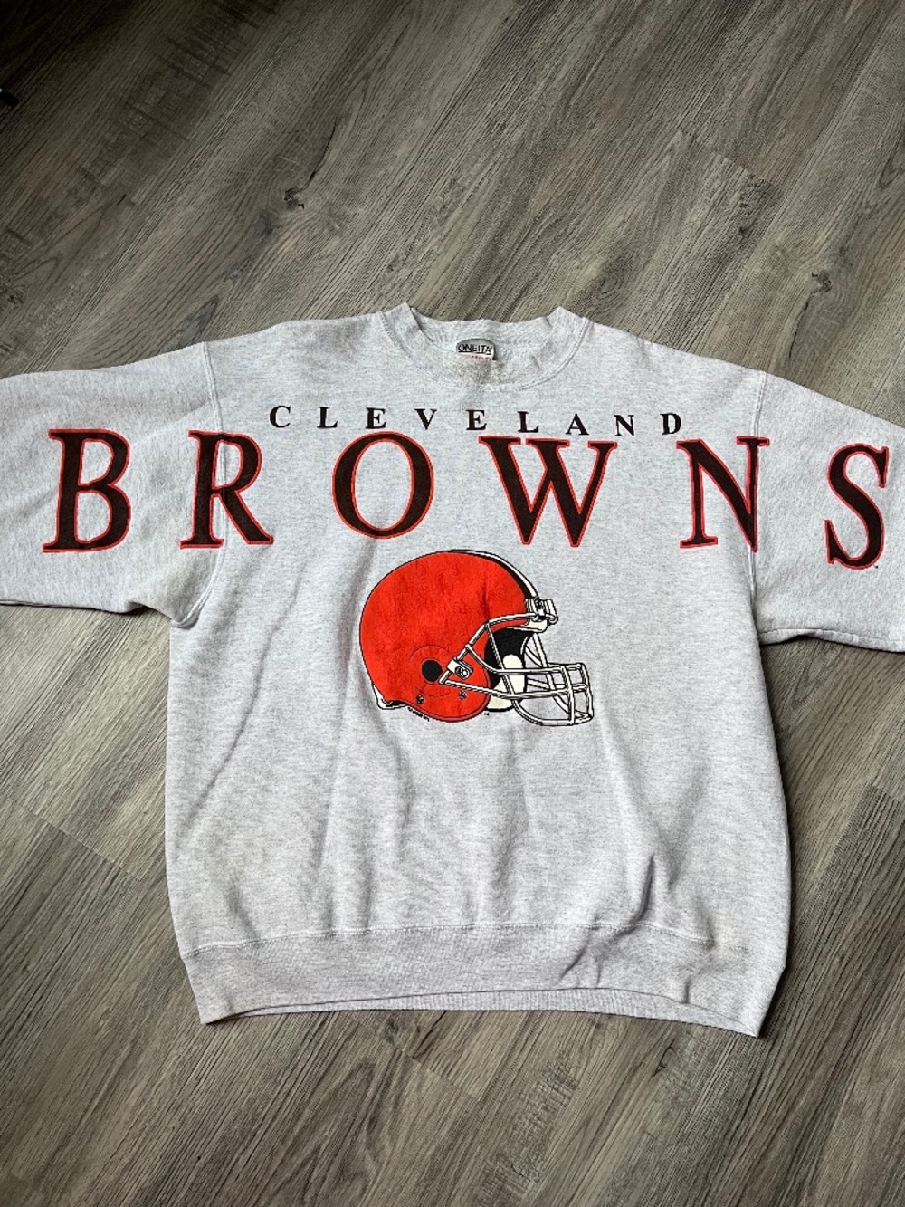 VTG 90s NFL CLEVELAND BROWNS SPELL OUT CREWNECK SWEATSHIRT SIZE L MADE IN USA